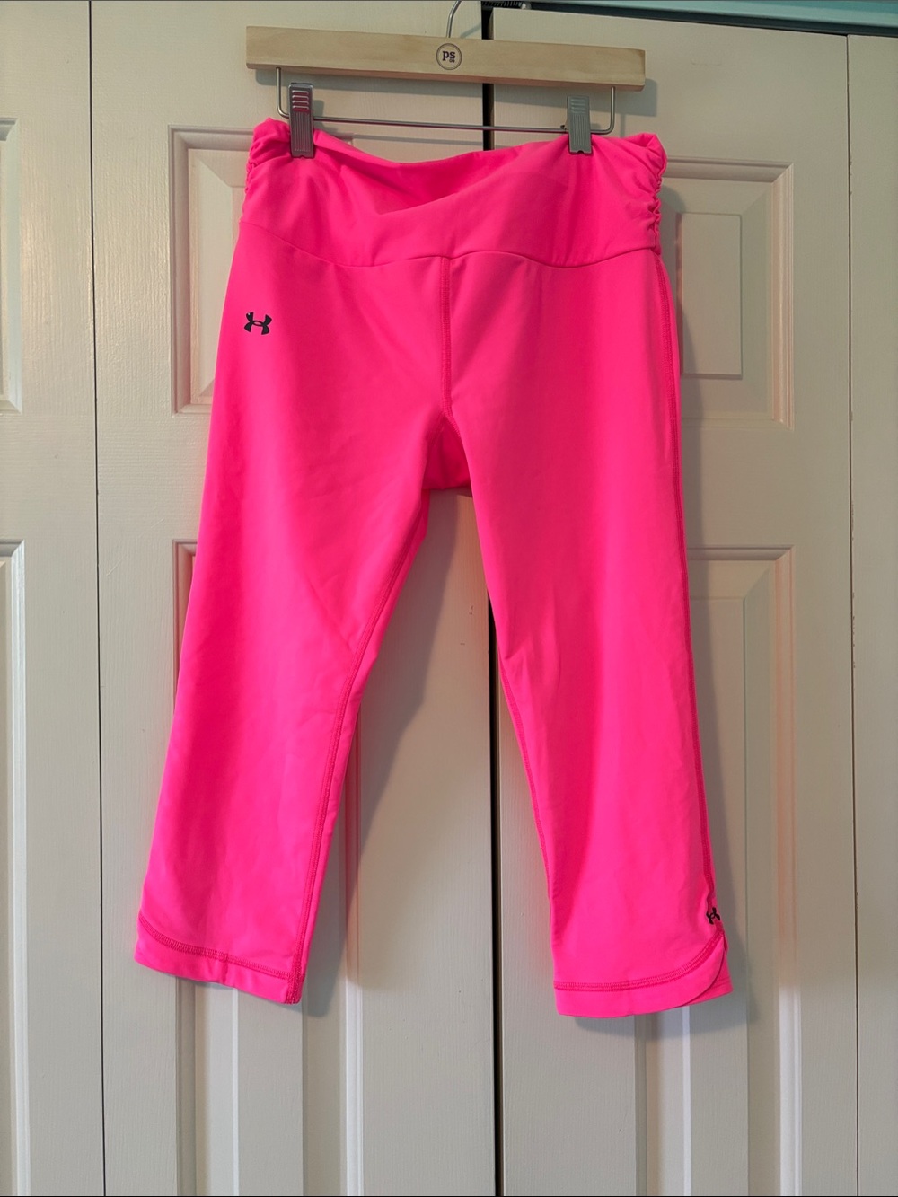 Under Armour Bright Pink  Breast Cancer Awareness Capri Leggings